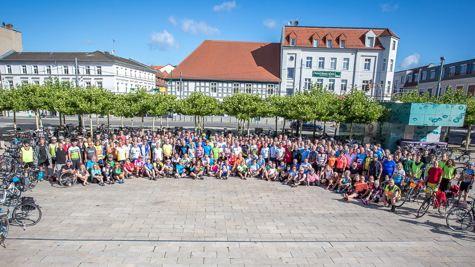 Peleton zum Tourstart der TDO18 in Eberswalde